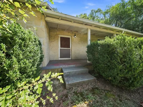 3001 N Weaver RD, Ozark, MO 65721