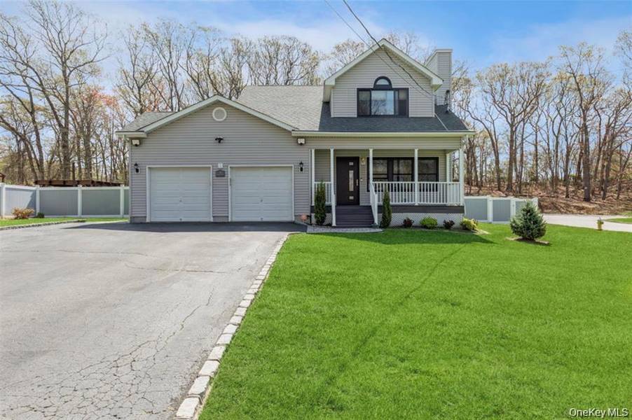 12 Midvale AVE, Port Jefferson Station, NY 11776