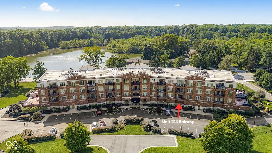 20971 Shoreline CT #214, Noblesville, IN 46062