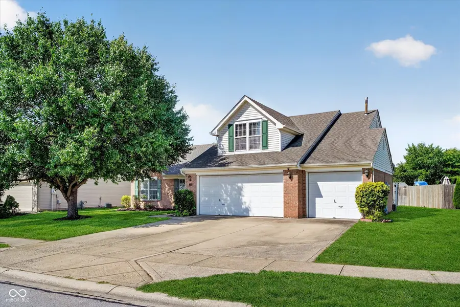 804 Weeping Way LN, Avon, IN 46123