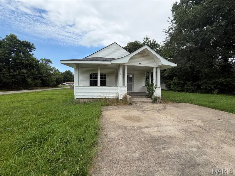 704 S Main ST, Campbell, MO 63933