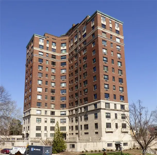 410 N Newstead AVE #15E, St Louis, MO 63108