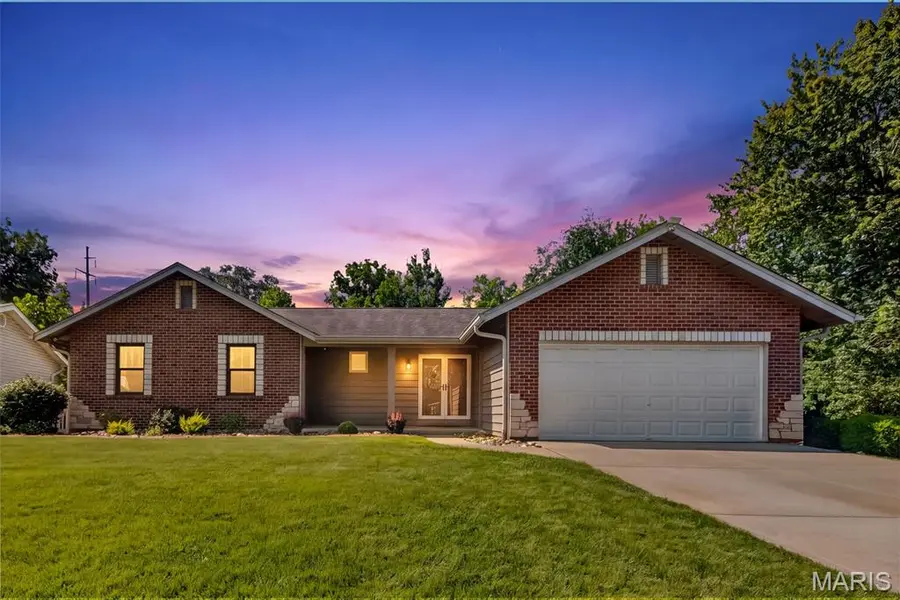19 Novella DR, St Peters, MO 63376