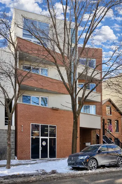 945 W Huron ST, Chicago, IL 60642