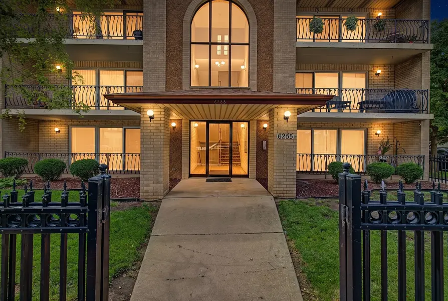6255 W 63rd ST #1B, Chicago, IL 60638