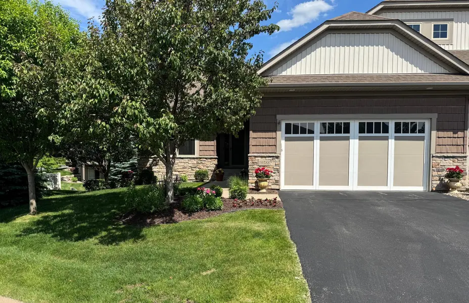 10788 Lyndale Bluffs TRL, Bloomington, MN 55420