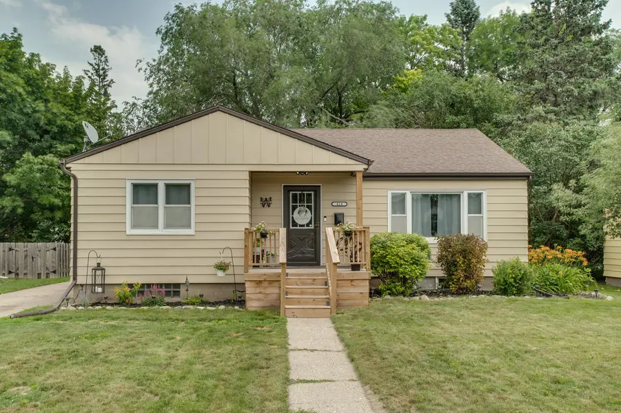 424 15th ST S, Moorhead, MN 56560
