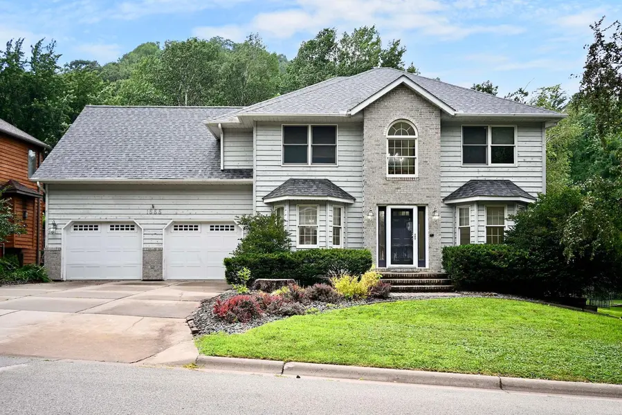 1555 48th AVE, Winona, MN 55987