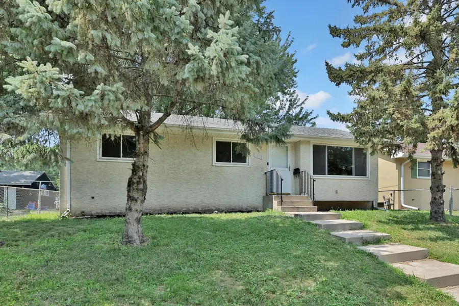 1017 Livingston AVE, West Saint Paul, MN 55118