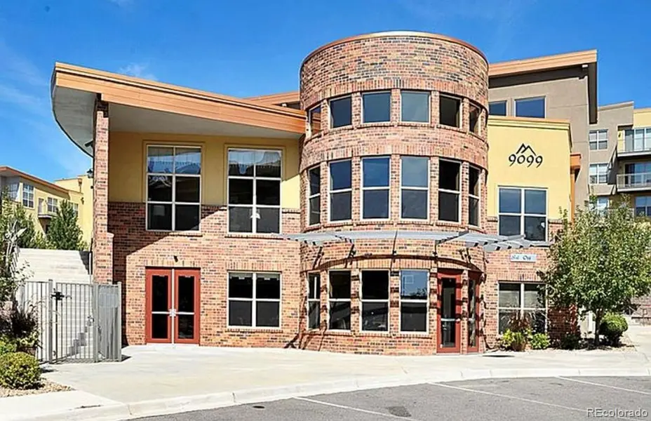 9079 E Panorama CIR #204, Englewood, CO 80112