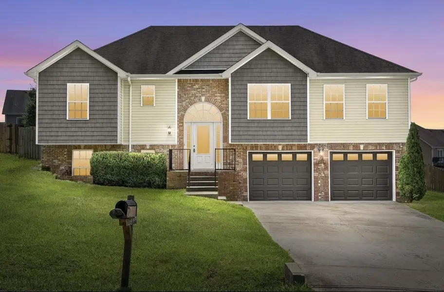 2204 Allen Griffey Rd, Clarksville, TN 37042