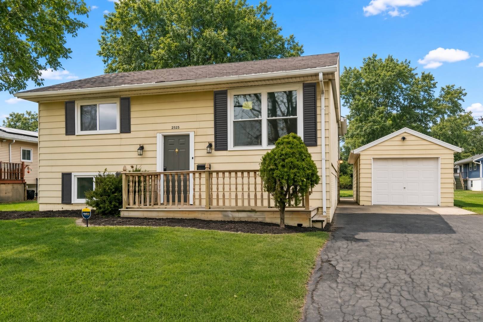 2525 223RD ST, Sauk Village, IL 60411