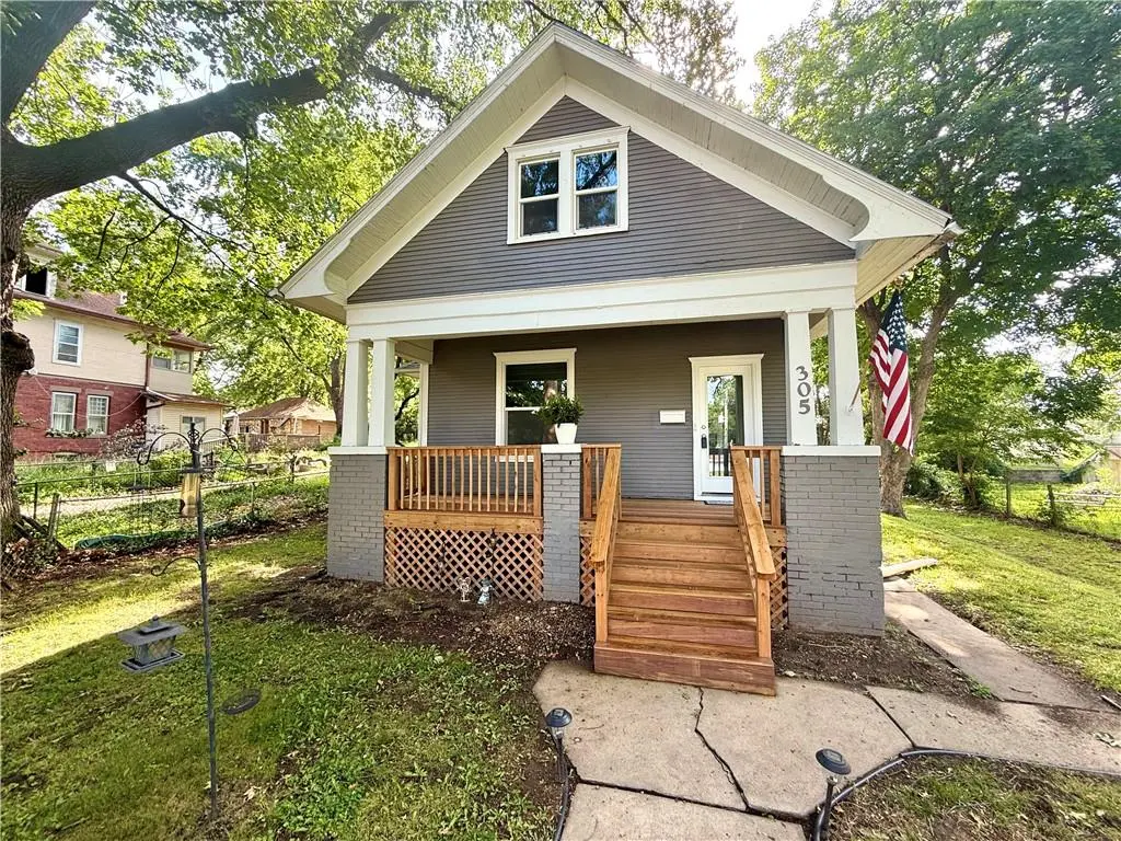 305 S 31st ST, St Joseph, MO 64501