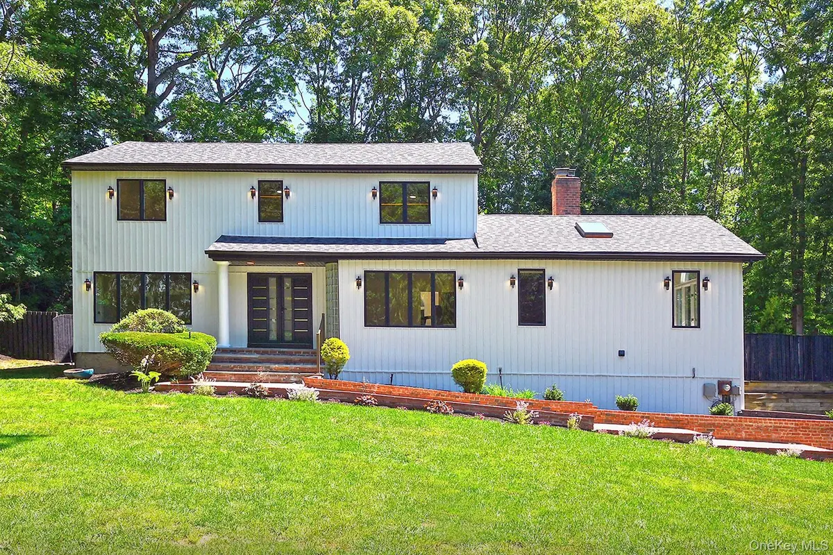 3 Jacobs PATH, Melville, NY 11747