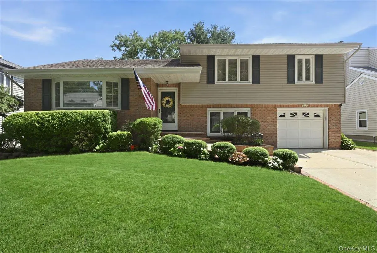 201 Kildare RD, Garden City, NY 11530