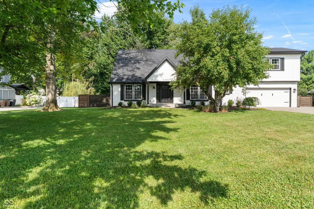 4382 River RD, Columbus, IN 47203