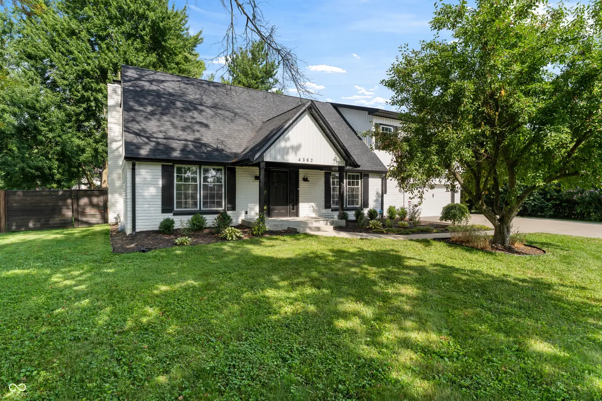 4382 River RD, Columbus, IN 47203