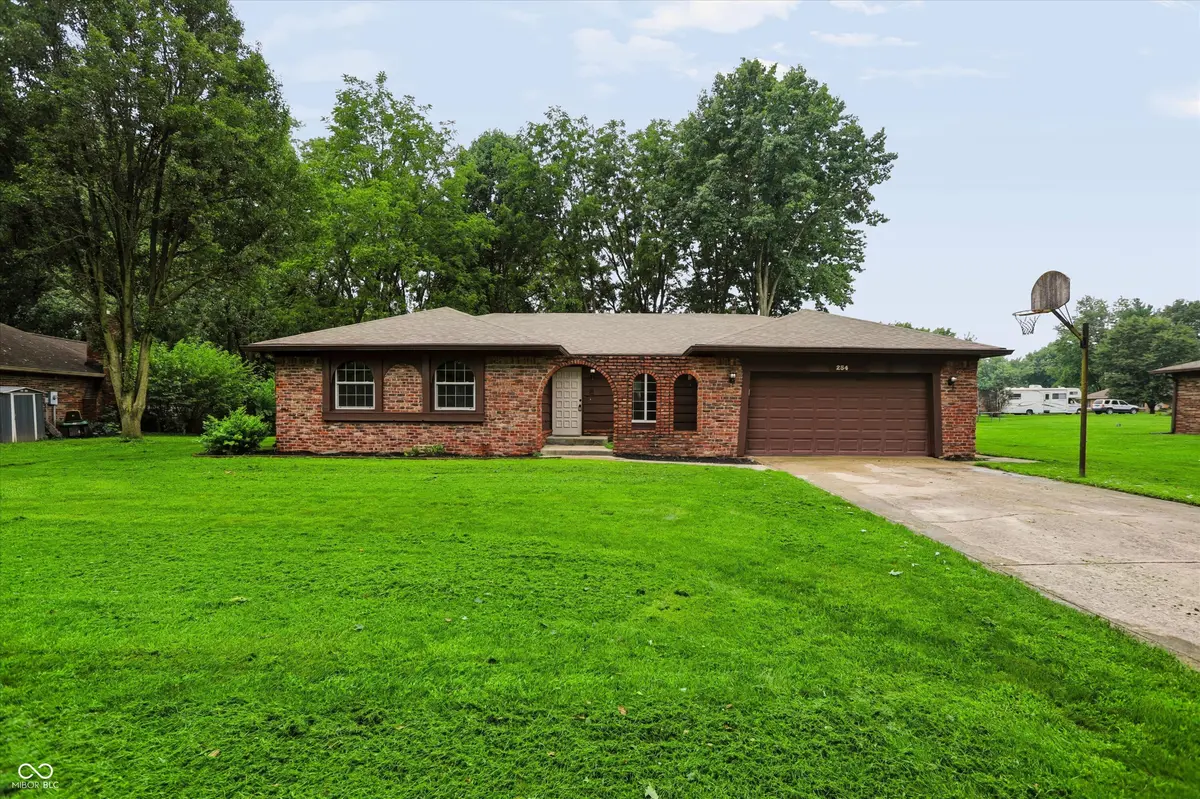 254 Summit Ridge DR, Greenwood, IN 46142