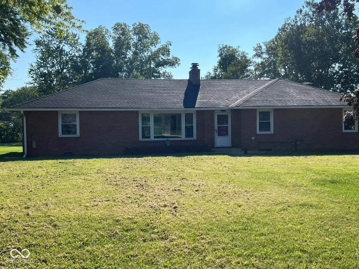 2071 S 600 W, New Palestine, IN 46163