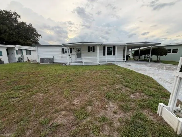 1023 SOUTHLAND DR, Tavares, FL 32778
