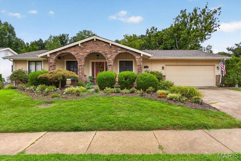 15446 Grantley DR, Chesterfield, MO 63017