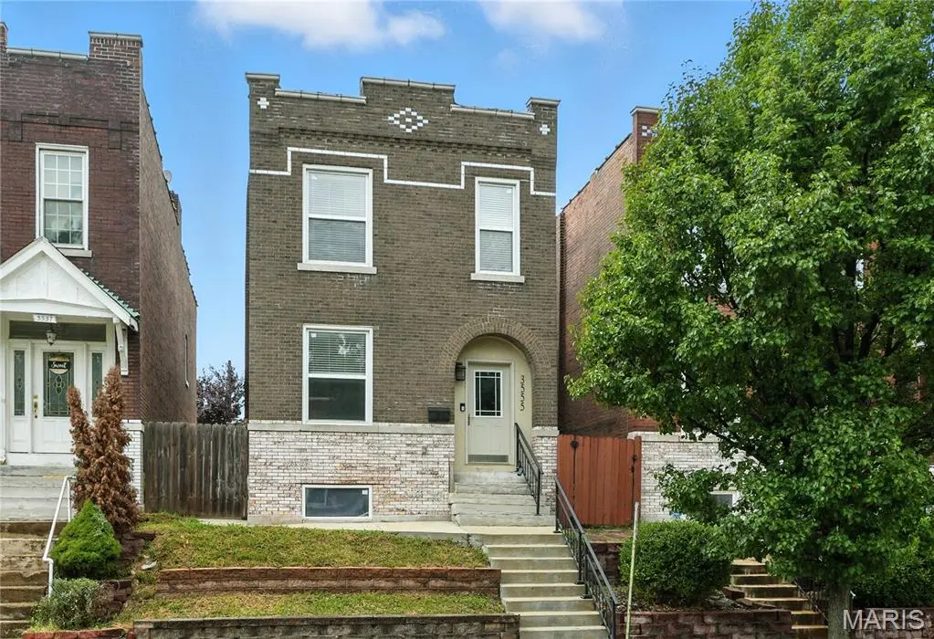 3555 S Spring AVE, St Louis, MO 63116