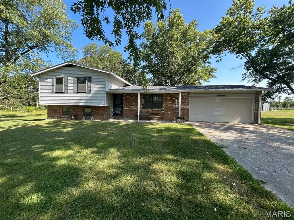 14197 New Quest LN, Dexter, MO 63841