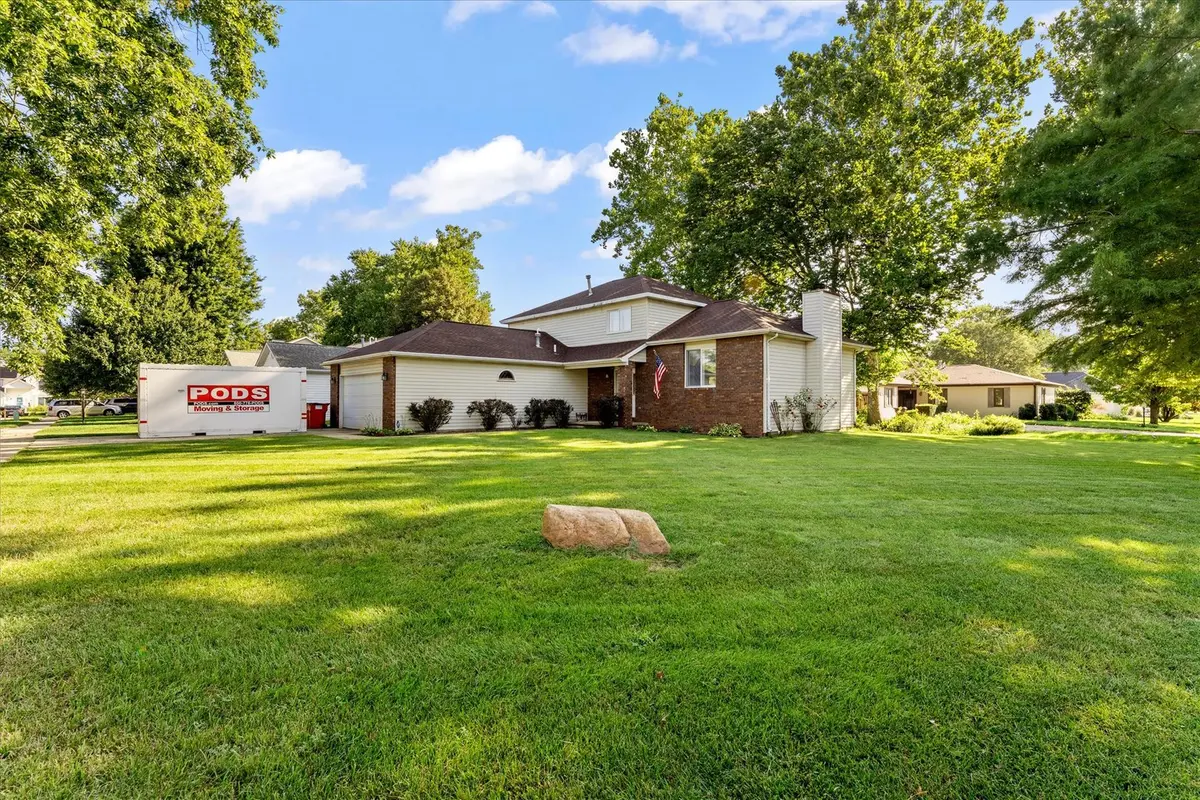 1708 Oak Park DR, Champaign, IL 61822