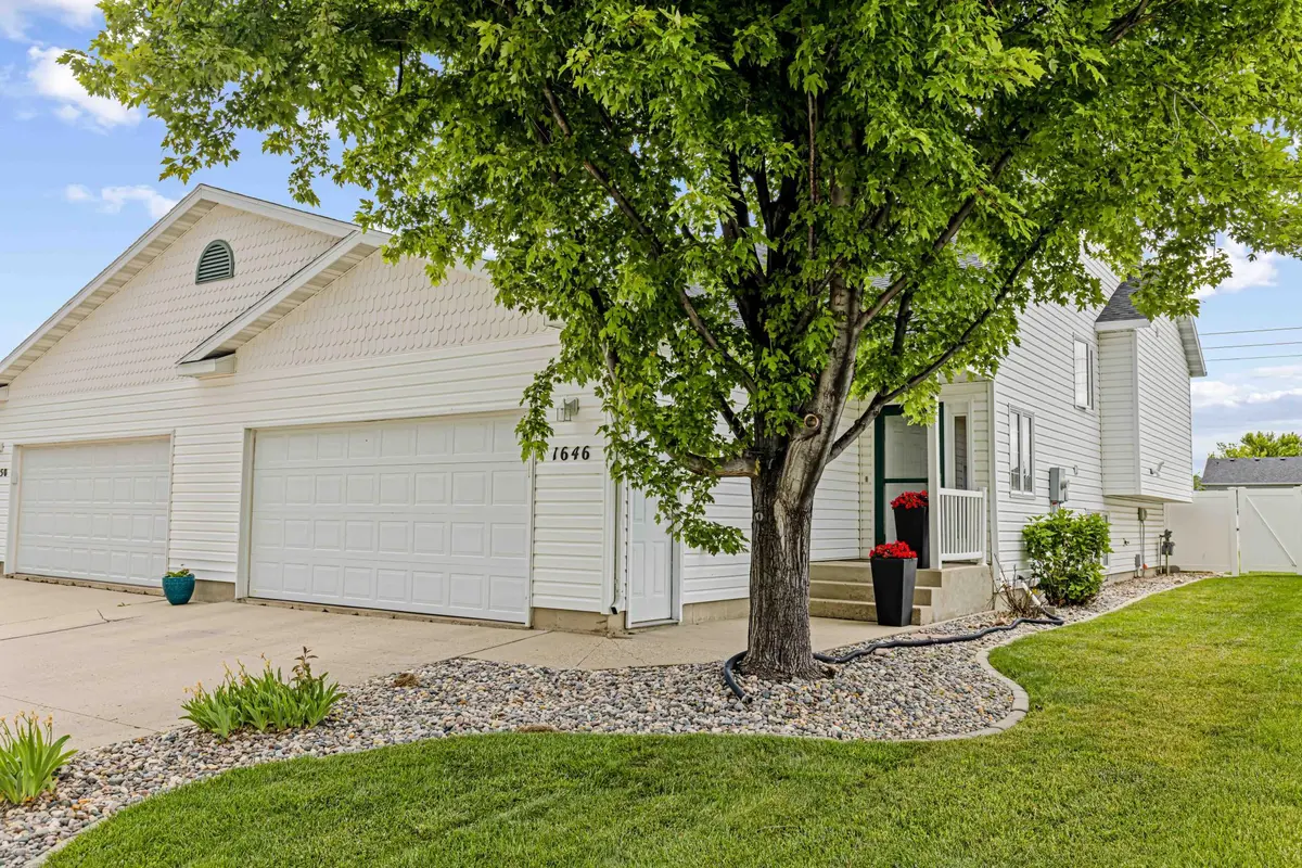 1646 19th AVE E, West Fargo, ND 58078