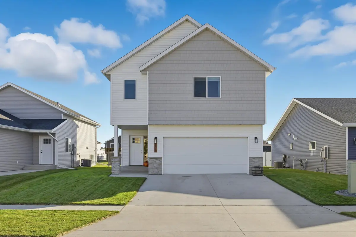 6410 82nd AVE S, Horace, ND 58047