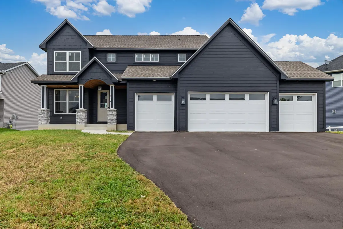 212 Lori LN, Delano, MN 55328