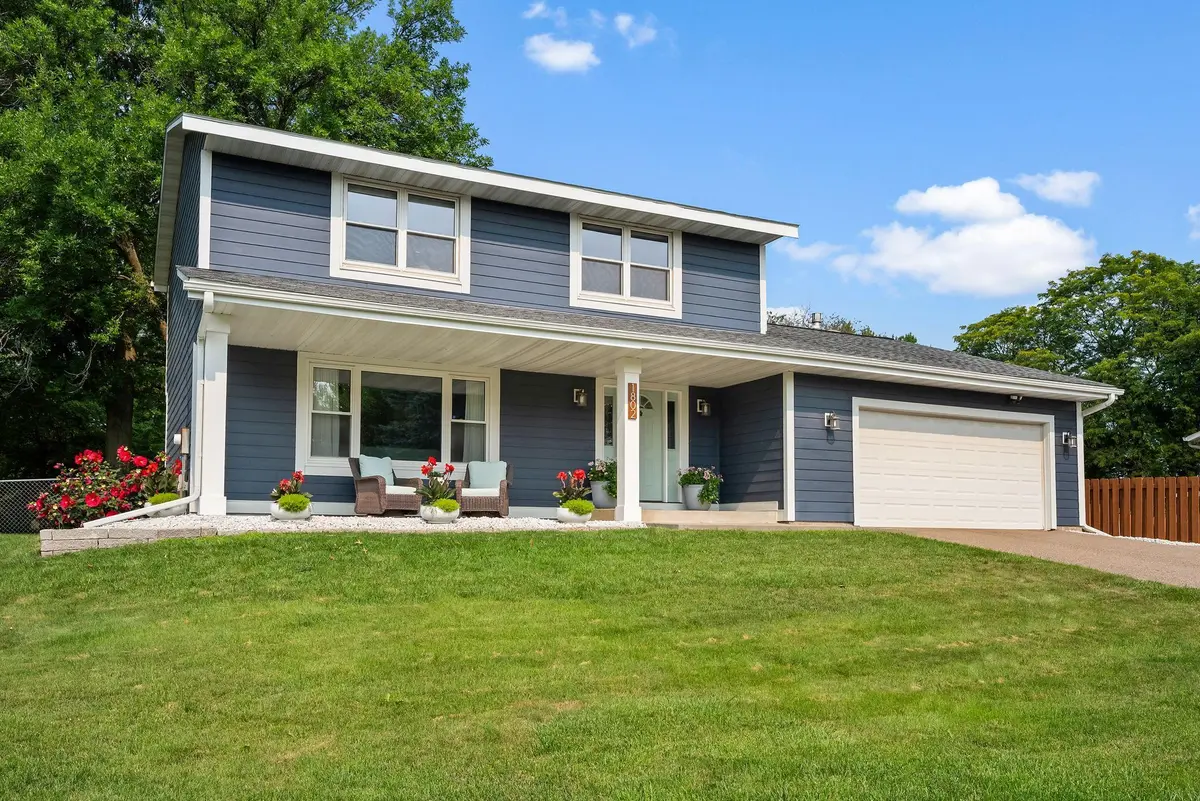 1802 Evergreen CT, Woodbury, MN 55125