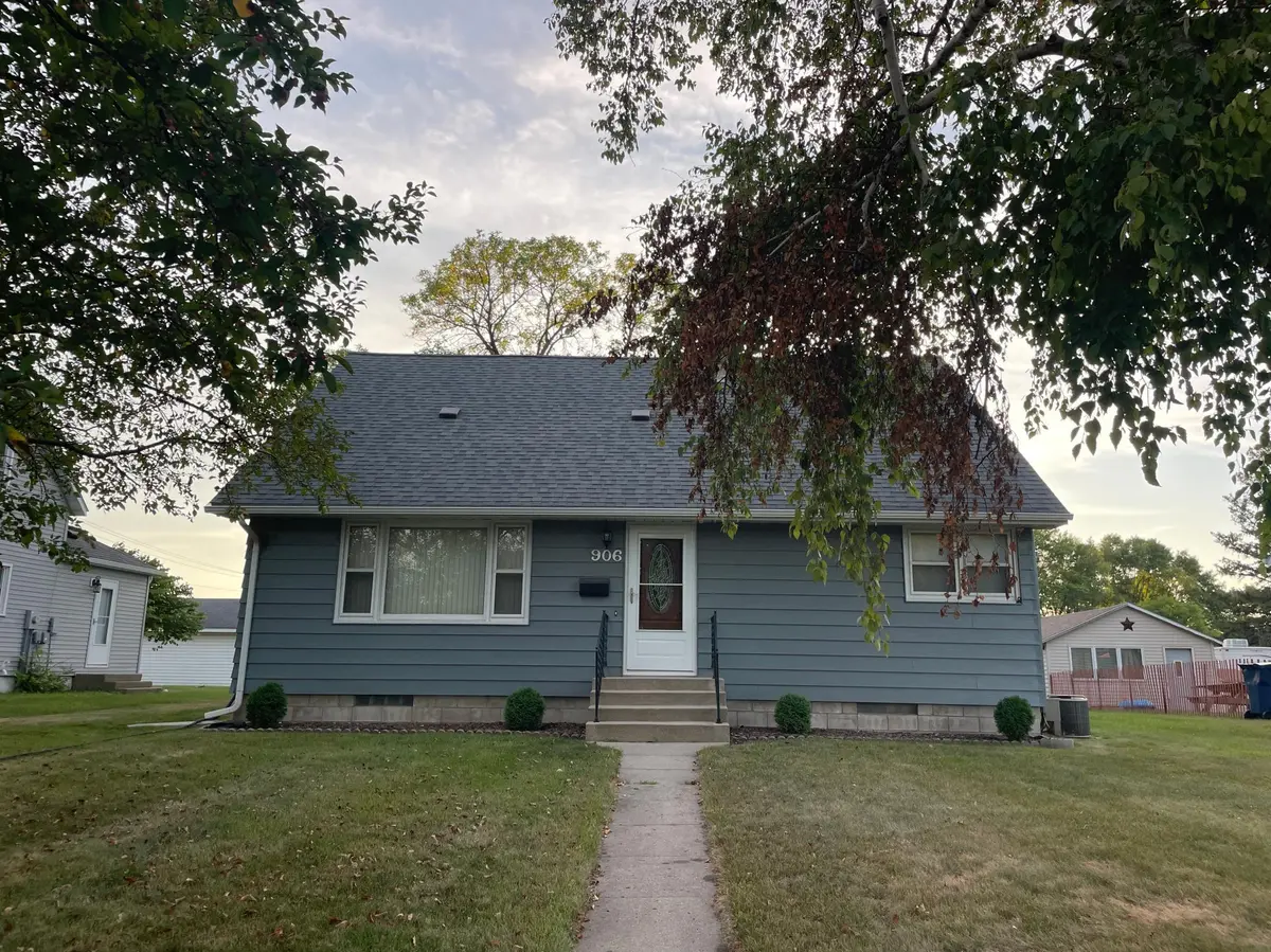 906 15th ST S, Benson, MN 56215