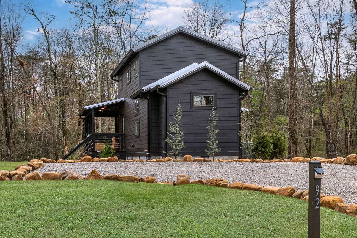 92 Hemlock Cv, Tracy City, TN 37387