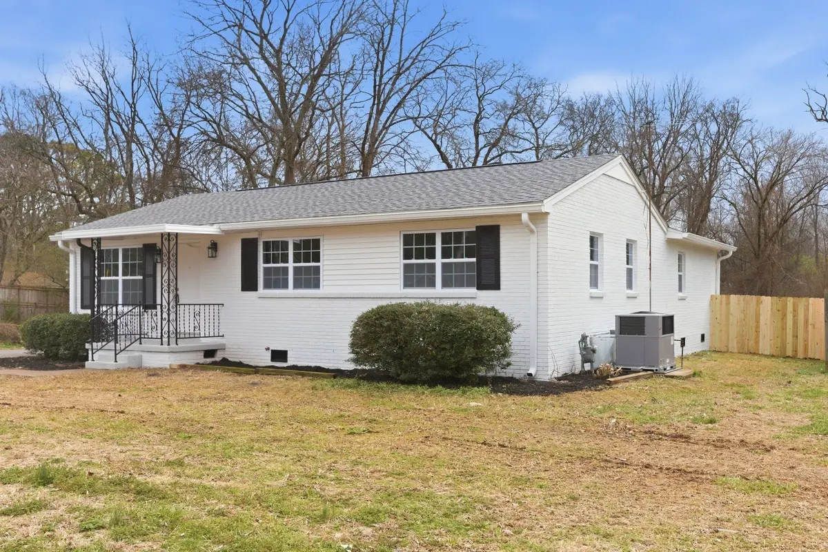 1806 Fern Dr, Murfreesboro, TN 37130