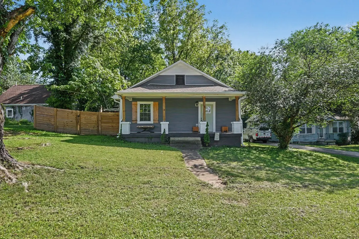 762 Monroe St, Clarksville, TN 37040