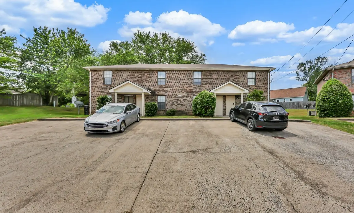 379 Peabody Dr #1, Clarksville, TN 37042