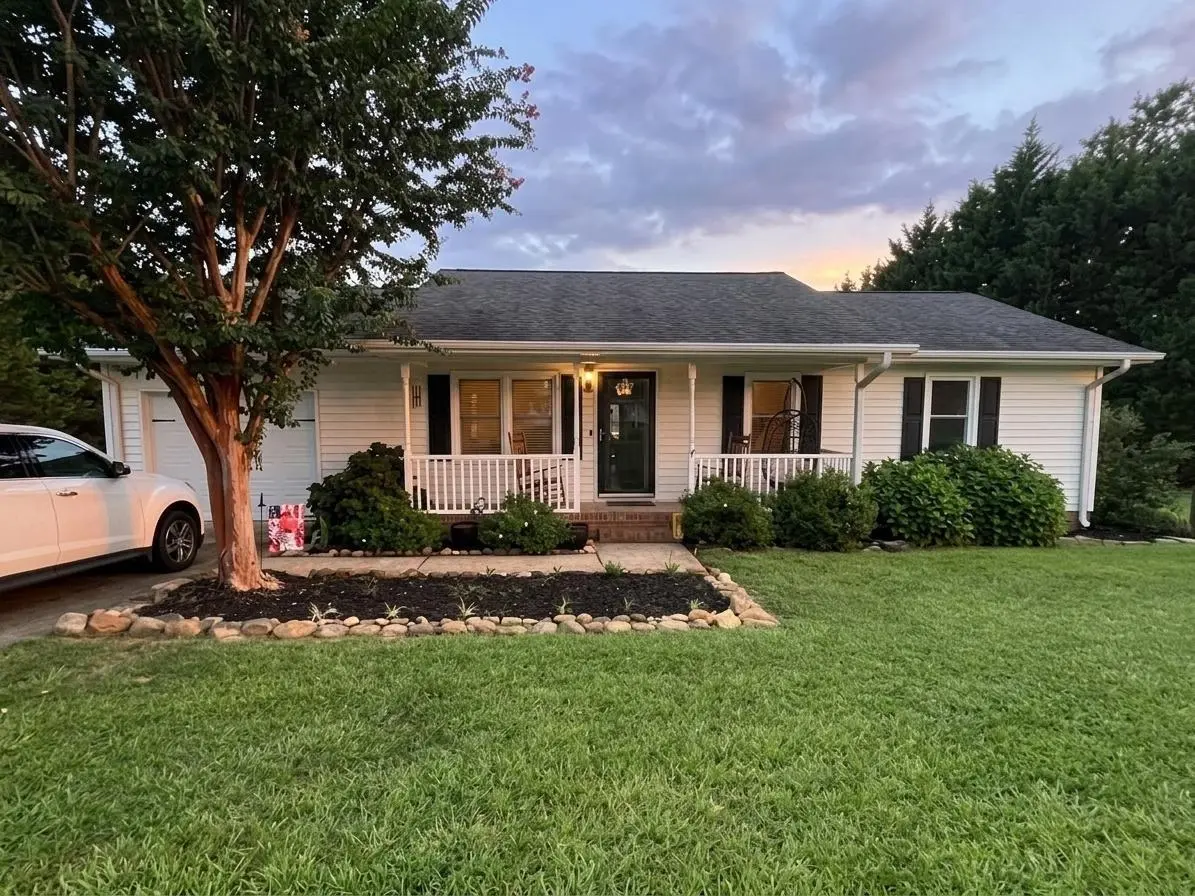 1081 Robbs School Rd, Gaffney, SC 29341