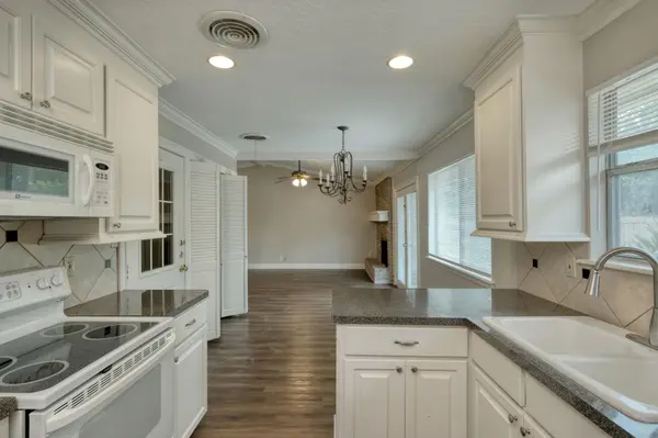 804 Dunman DR, Georgetown, TX 78628