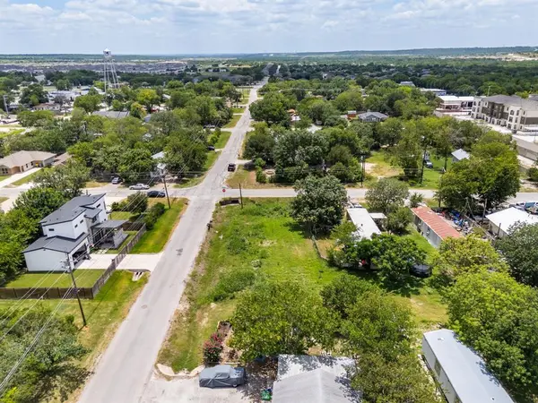 303 Eggleston ST, Manor, TX 78653