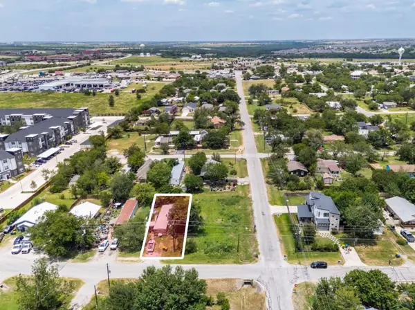303 Eggleston ST, Manor, TX 78653