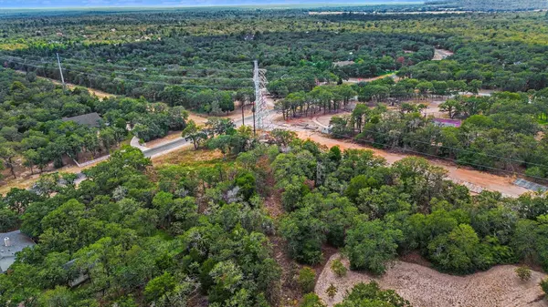 411 Arbors CIR, Elgin, TX 78621