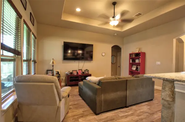 710 Panorama DR, Buchanan Dam, TX 78609
