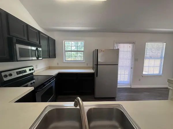 146 Waikakaaua DR, Bastrop, TX 78602