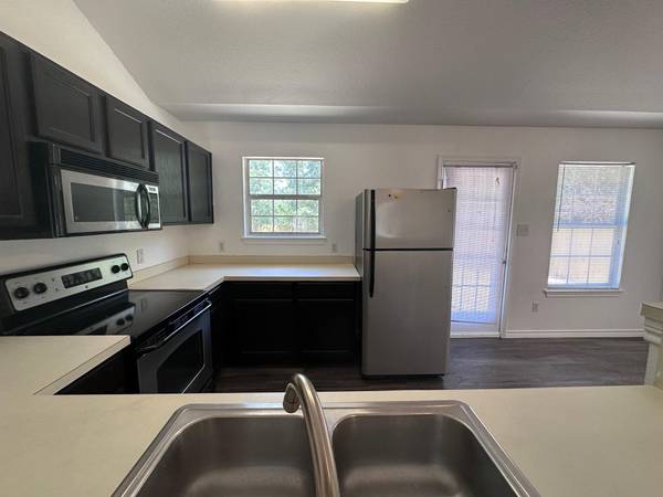 146 Waikakaaua DR, Bastrop, TX 78602