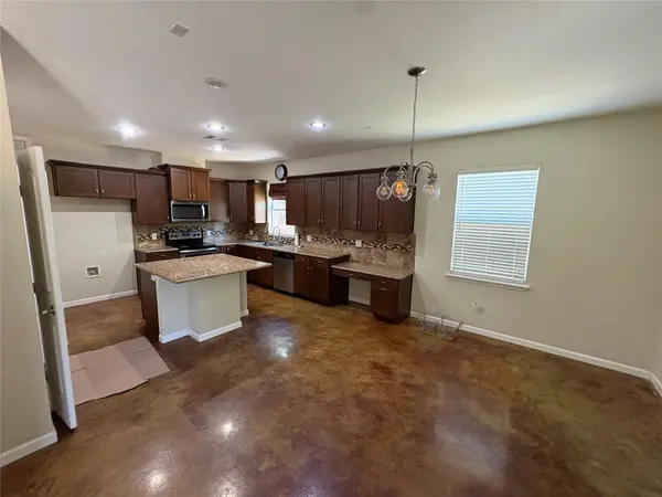841 Scenic CIR, Dripping Springs, TX 78620