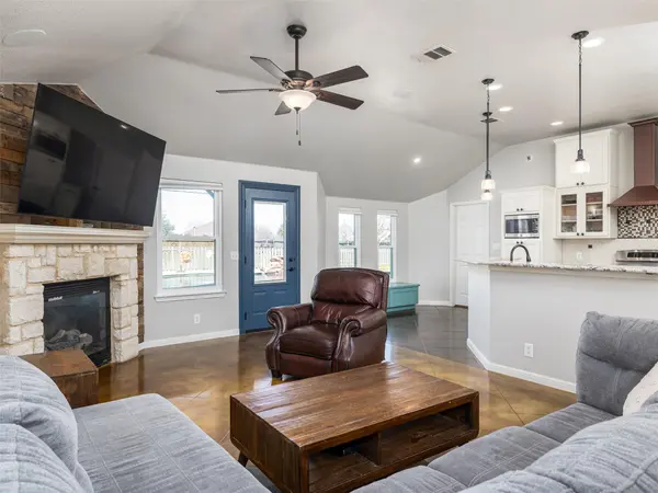 208 S Buffalo PASS, Georgetown, TX 78633