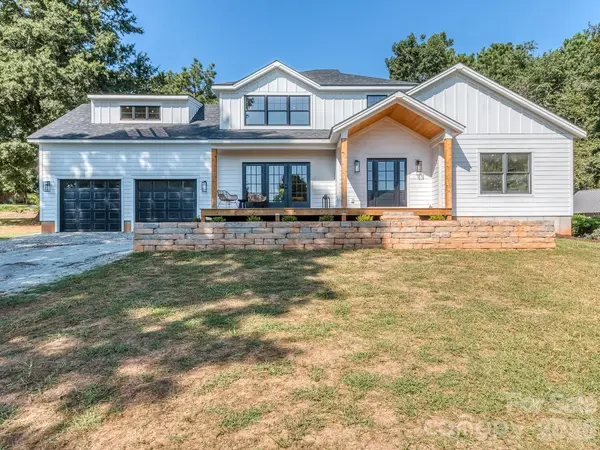 4899 Moonlite Bay DR, Sherrills Ford, NC 28673
