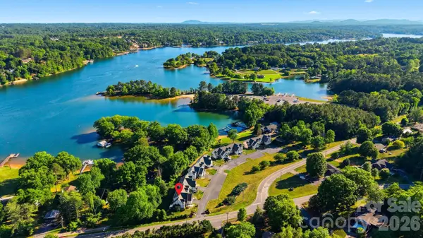 19 Heron Cove LOOP #B, Hickory, NC 28601