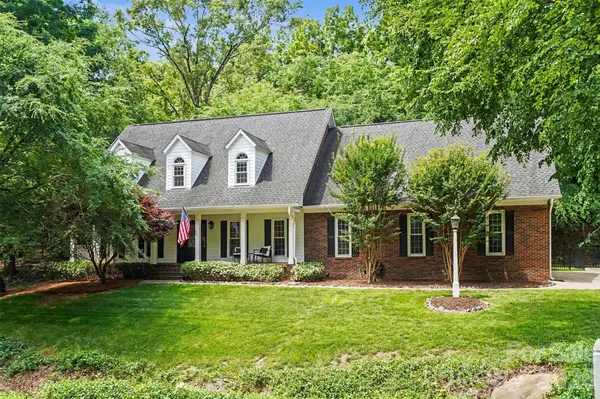 6128 Lake Providence LN, Charlotte, NC 28277